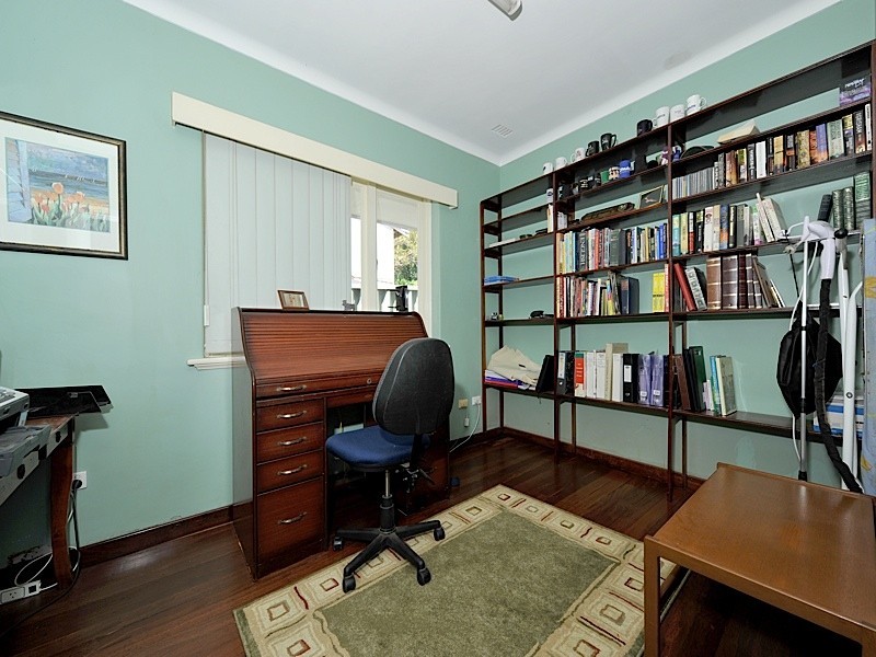 217 Woodside Street, Doubleview WA 6018