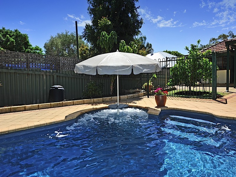 217 Woodside Street, Doubleview WA 6018