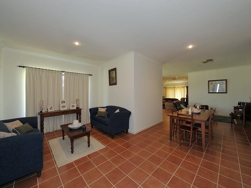 28 Pesaro Green, Secret Harbour WA 6173