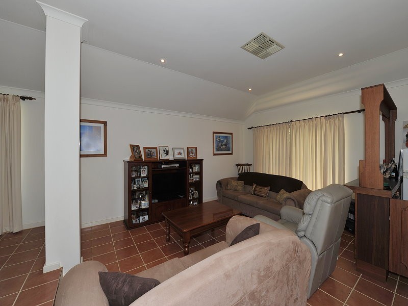 28 Pesaro Green, Secret Harbour WA 6173