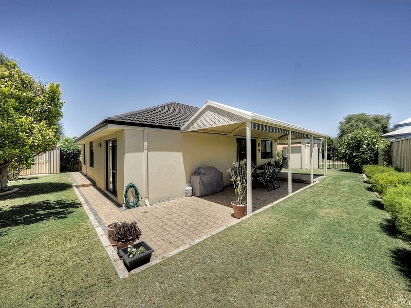 28 Pesaro Green, Secret Harbour WA 6173