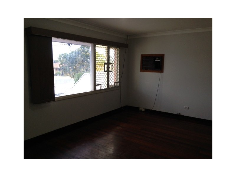 11 Denston Way, Girrawheen WA 6064