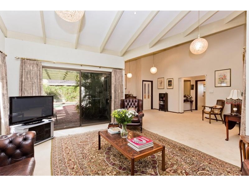 10 Thornbill Way, Churchlands WA 6018