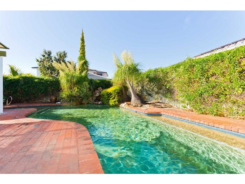 10 Thornbill Way, Churchlands WA 6018