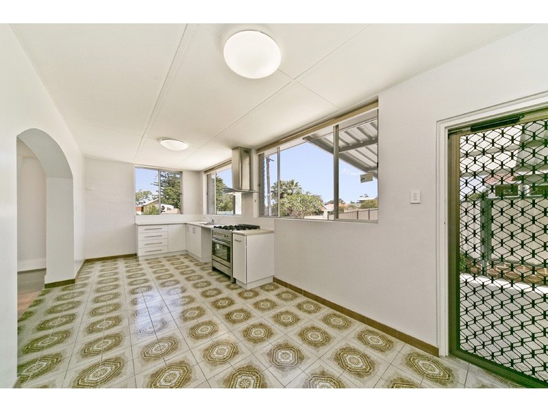 278 South Street, White Gum Valley WA 6162