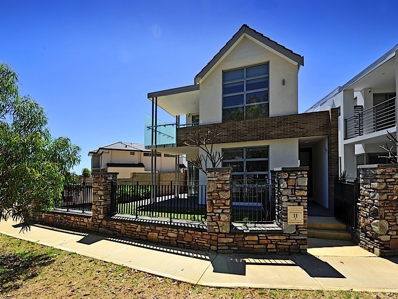 11 Alumni Tce, Churchlands WA 6018