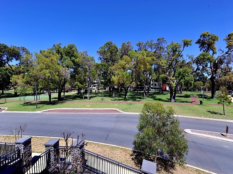 11 Alumni Tce, Churchlands WA 6018