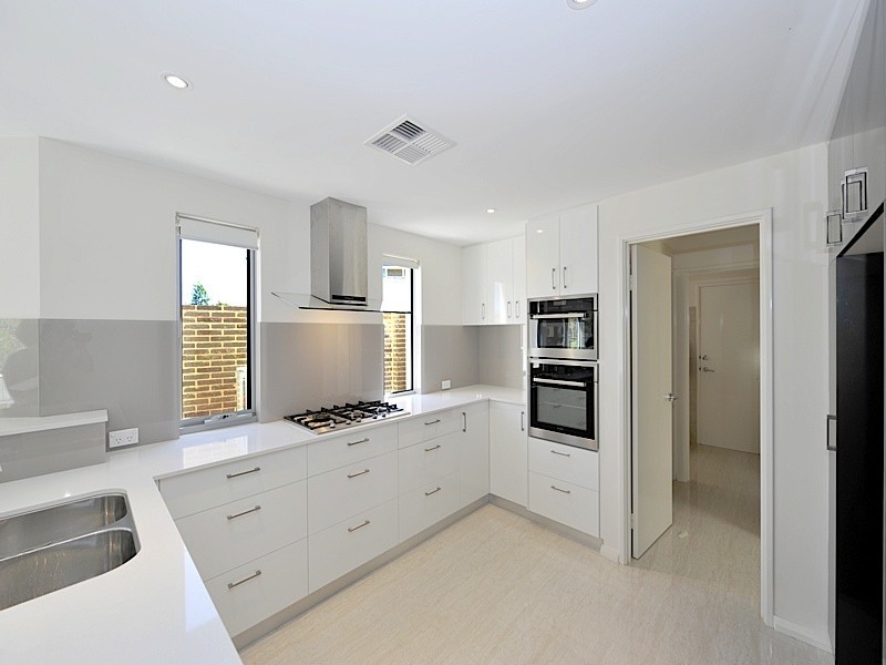 11 Alumni Tce, Churchlands WA 6018