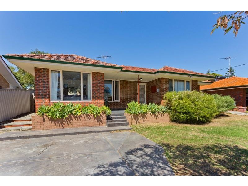 17 Gamble Way, Karrinyup WA 6018