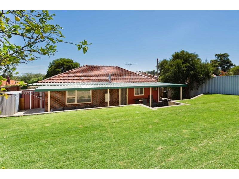 17 Gamble Way, Karrinyup WA 6018