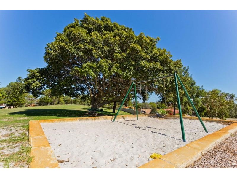 17 Gamble Way, Karrinyup WA 6018