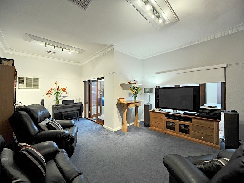 5 Turriff Road, Floreat WA 6014