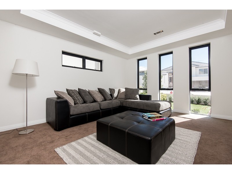 6 Grasstree Way, Churchlands WA 6018