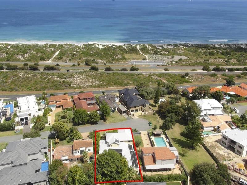 10 Calver Place, City Beach WA 6015