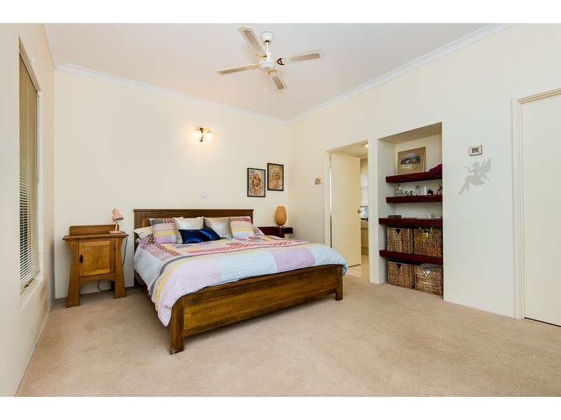 5a Lee Avenue, Hilton WA 6163