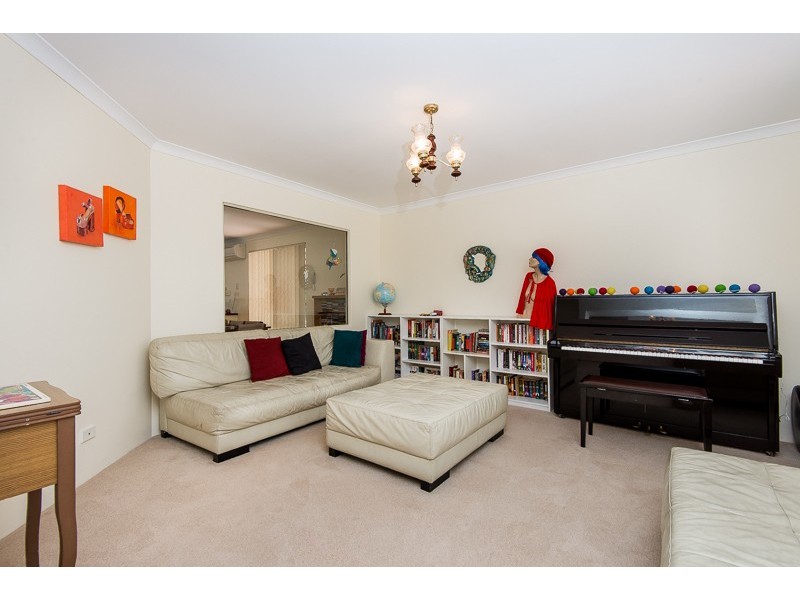 5a Lee Avenue, Hilton WA 6163