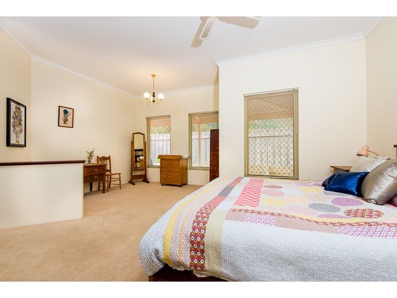 5a Lee Avenue, Hilton WA 6163