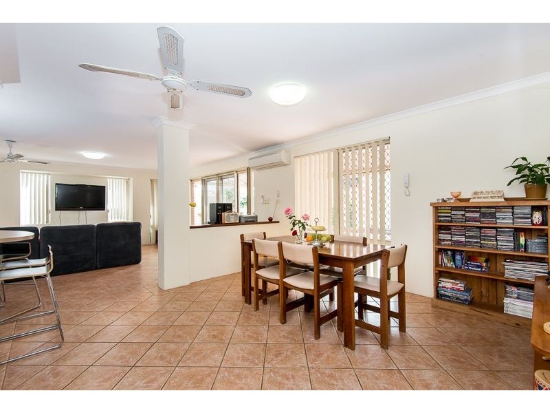 5a Lee Avenue, Hilton WA 6163