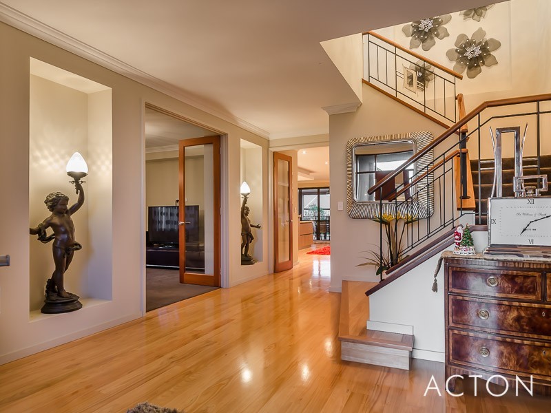 33 Kallatina Drive, Iluka WA 6028