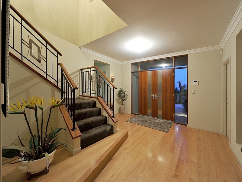 33 Kallatina Drive, Iluka WA 6028