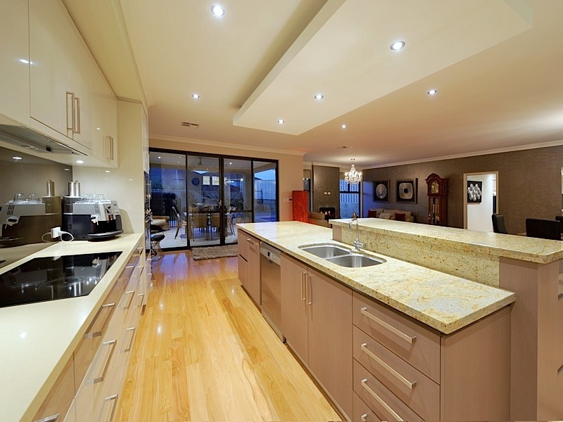 33 Kallatina Drive, Iluka WA 6028