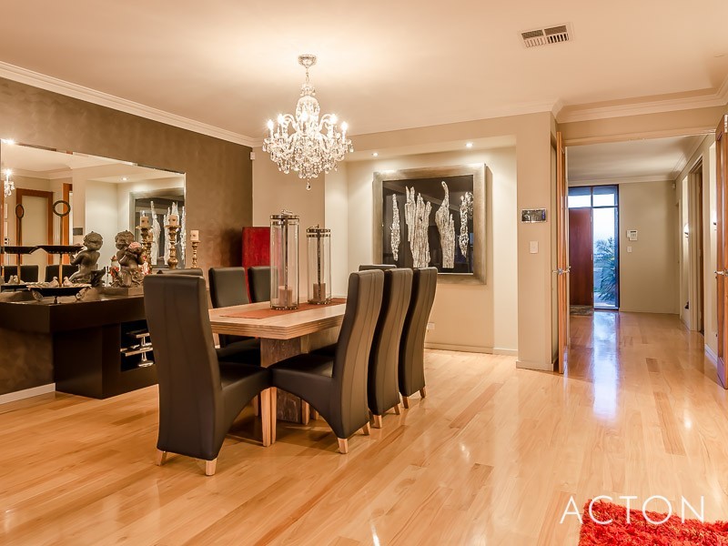 33 Kallatina Drive, Iluka WA 6028