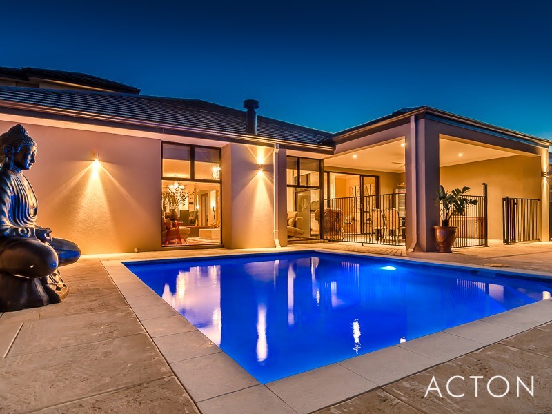 33 Kallatina Drive, Iluka WA 6028