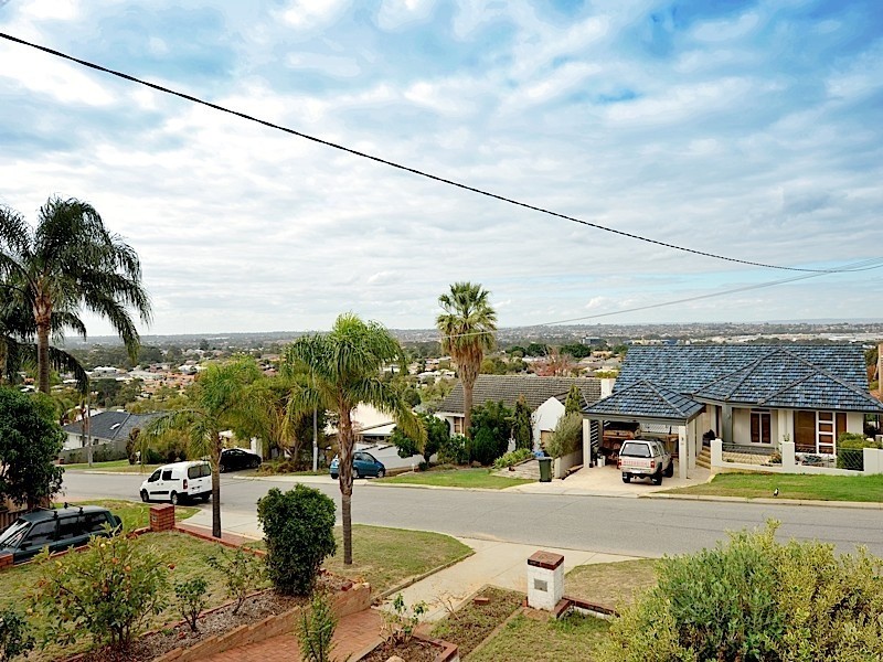 23 Sydenham Road, Doubleview WA 6018