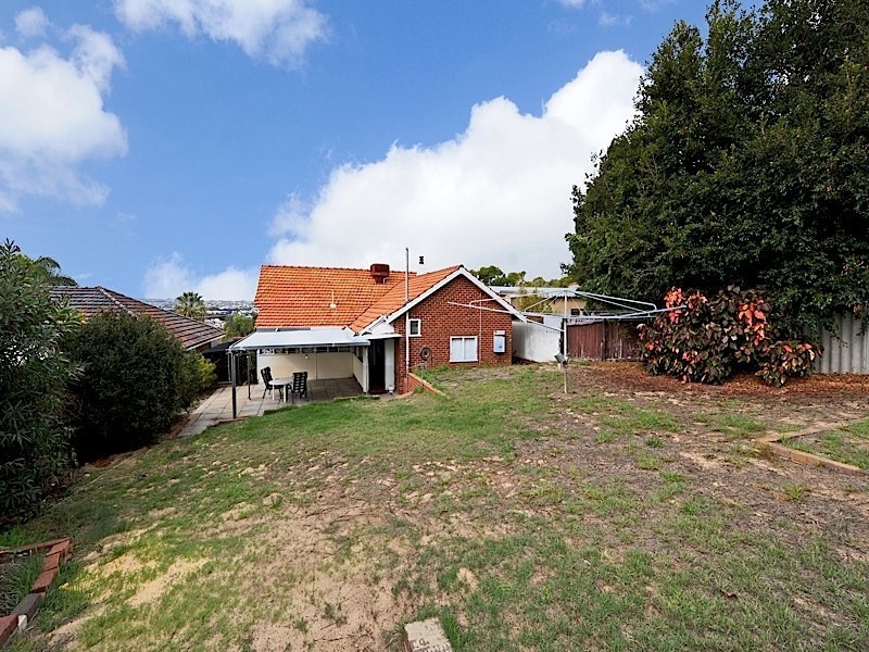 23 Sydenham Road, Doubleview WA 6018