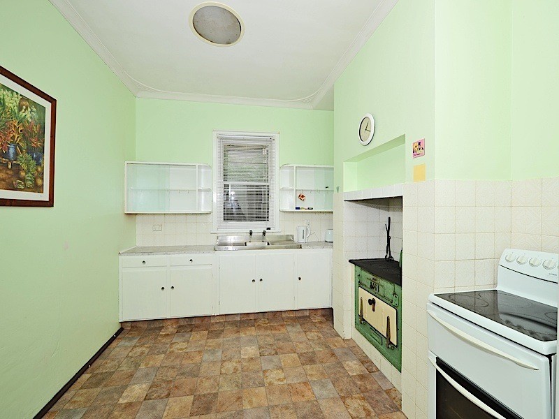 23 Sydenham Road, Doubleview WA 6018