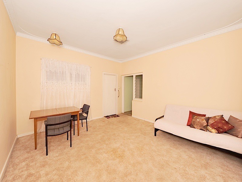 23 Sydenham Road, Doubleview WA 6018