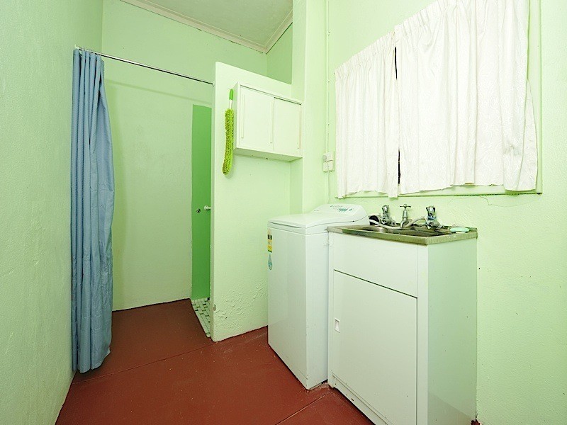 23 Sydenham Road, Doubleview WA 6018