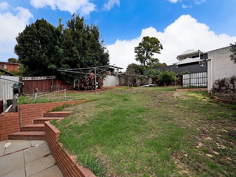 23 Sydenham Road, Doubleview WA 6018