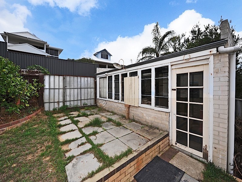 23 Sydenham Road, Doubleview WA 6018