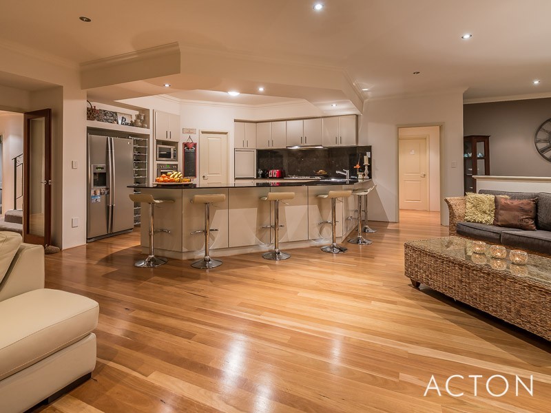 61 Pine Valley Pass, Connolly WA 6027