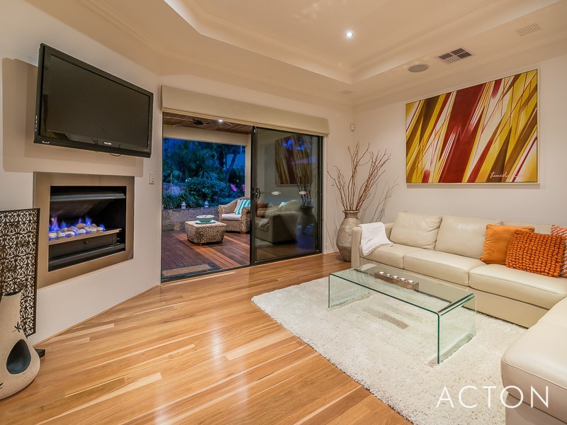 61 Pine Valley Pass, Connolly WA 6027