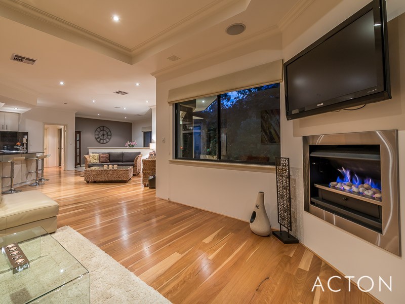 61 Pine Valley Pass, Connolly WA 6027