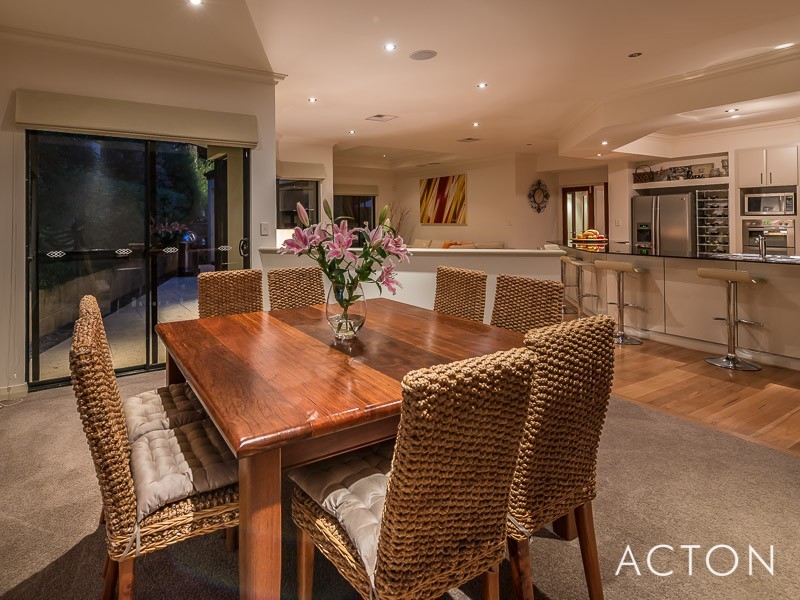 61 Pine Valley Pass, Connolly WA 6027