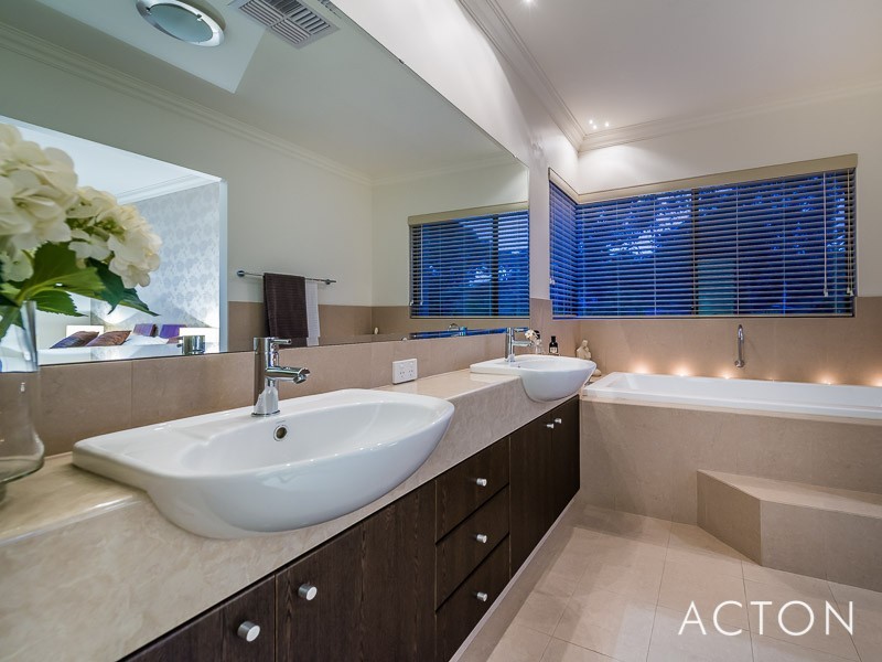 61 Pine Valley Pass, Connolly WA 6027