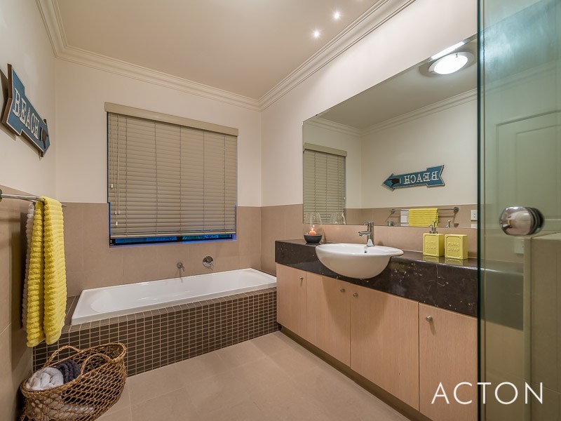 61 Pine Valley Pass, Connolly WA 6027