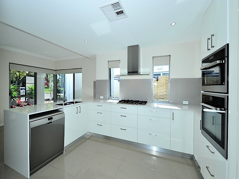 13 Alumni Terrace, Churchlands WA 6018