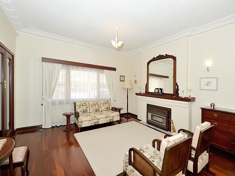 8 Linden Gardens, Floreat WA 6014