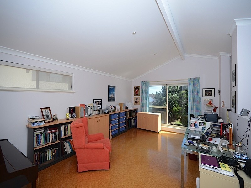 18 Catesby Street, City Beach WA 6015