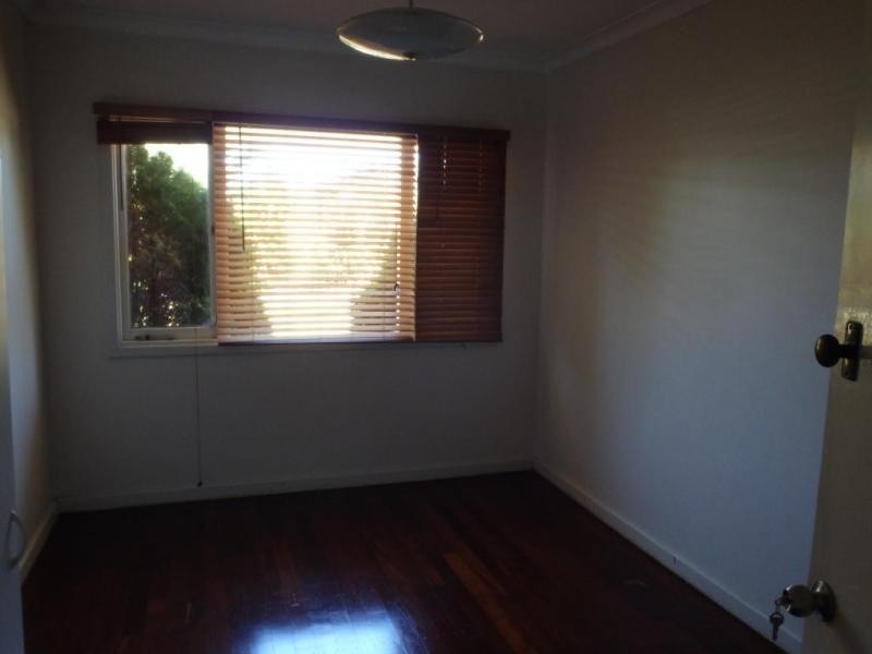 4 Batten Street, Coolbellup WA 6163