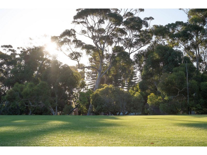 5 Hammond Road, Claremont WA 6010