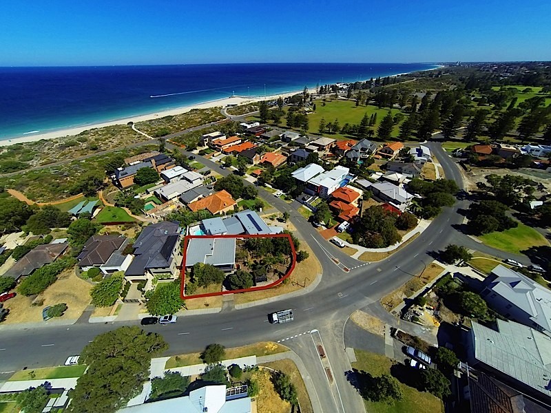 10A Branksome Gardens, City Beach WA 6015