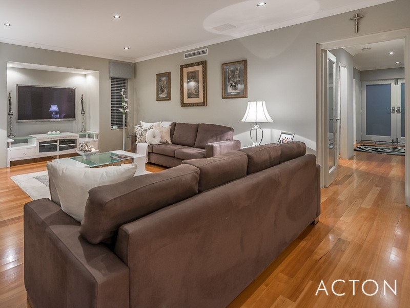 435 Burns Beach Road, Iluka WA 6028