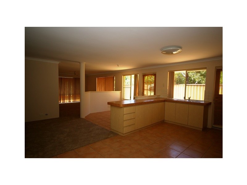 23 Courtland Crescent, Redcliffe WA 6104