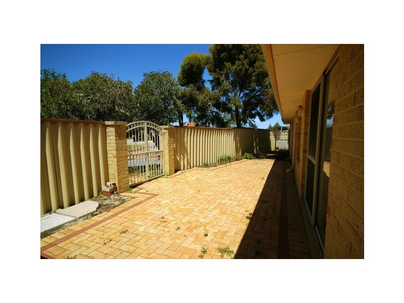 23 Courtland Crescent, Redcliffe WA 6104