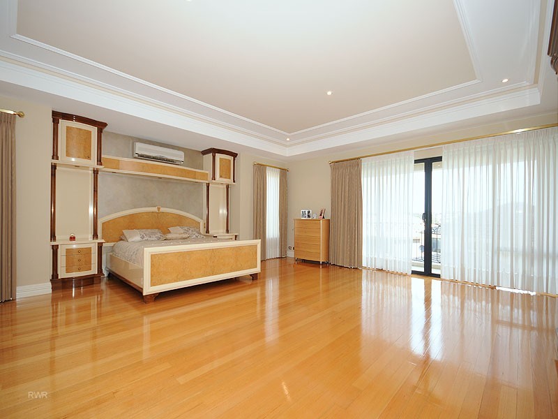 26 Crossman Pass, Salter Point WA 6152